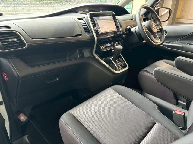 セレナ ハイウェイスター　Ｖセレクション　純正９インチナビ　プロパイロット　アラウンドビューモニター　フリップダウンモニター　両側電動スライドドア　スマートルームミラー　ドライブレコーダー　フルセグＴＶ　Ｂｌｕｅｔｏｏｔｈ　純正アルミホイール（20枚目）