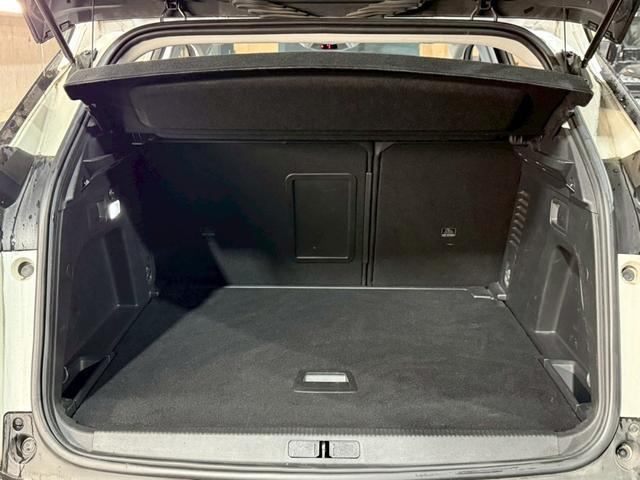 ３００８ アリュール　ＬＥＤパッケージ　純正ナビ　パノラミックサンルーフ　スマートキープッシュスタート　Ｂｌｕｅｔｏｏｔｈ　バックカメラ　ハーフレザーシート　ＥＴＣ　ＬＥＤヘッドライト　クルーズコントロール　純正１８インチアルミ（22枚目）