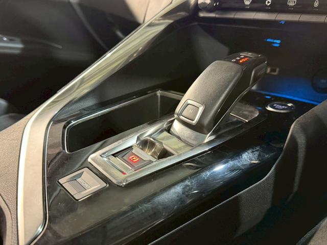 ３００８ アリュール　ＬＥＤパッケージ　純正ナビ　パノラミックサンルーフ　スマートキープッシュスタート　Ｂｌｕｅｔｏｏｔｈ　バックカメラ　ハーフレザーシート　ＥＴＣ　ＬＥＤヘッドライト　クルーズコントロール　純正１８インチアルミ（38枚目）