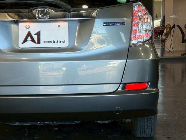 フィットシャトルハイブリッド ハイブリッド・スマートセレクション　純正ナビ　バックカメラ　ＥＴＣ　ハーフレザーシート　クルーズコントロール　フルセグＴＶ　Ｂｌｕｅｔｏｏｔｈ　スマートキー　電動格納ミラー　オートライト　フロントフォグランプ　１５インチアルミ（5枚目）