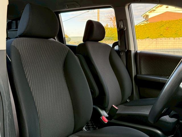 フリードハイブリッド ジャストセレクション　６人乗り　カロッツェリアナビ　電動スライドドア　バックカメラ　ＴＶ　Ｂｌｕｅｔｏｏｔｈ　ドライブレコーダー　クルーズコントロール　ＥＴＣ　スマートキー　オートライト　電動格納ミラー　オートエアコン（16枚目）