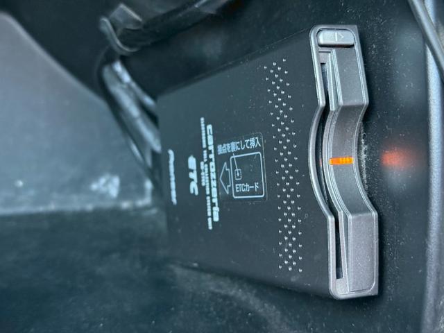 フリードハイブリッド ジャストセレクション　６人乗り　カロッツェリアナビ　電動スライドドア　バックカメラ　ＴＶ　Ｂｌｕｅｔｏｏｔｈ　ドライブレコーダー　クルーズコントロール　ＥＴＣ　スマートキー　オートライト　電動格納ミラー　オートエアコン（38枚目）