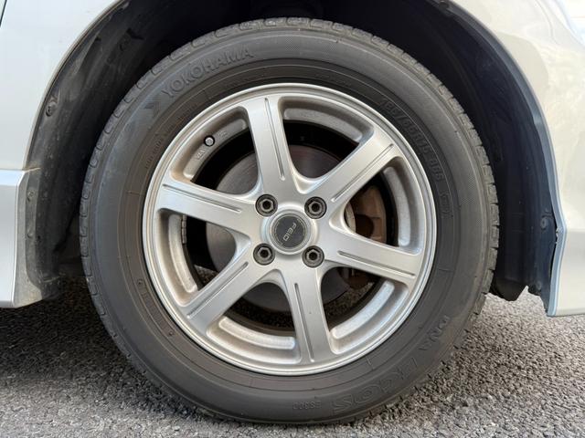 フリードハイブリッド ジャストセレクション　６人乗り　カロッツェリアナビ　電動スライドドア　バックカメラ　ＴＶ　Ｂｌｕｅｔｏｏｔｈ　ドライブレコーダー　クルーズコントロール　ＥＴＣ　スマートキー　オートライト　電動格納ミラー　オートエアコン（45枚目）