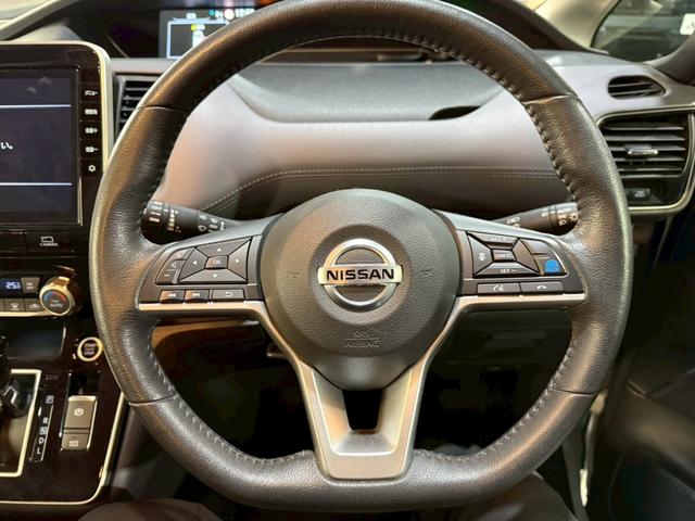 セレナ ハイウェイスターＶ　４ＷＤ　純正９インチ大型ナビ　後席モニター　プロパイロット　アラウンドビューモニター　デジタルインナーミラー　ステアリングヒーター　両側電動スライドドア　オプション防水シート　純正アルミホイール（25枚目）