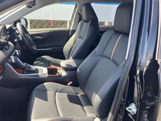 ＲＡＶ４ ４ＷＤハイブリッドアドベンチャー　保証書／ディスプレイオーディオ＋ナビ／衝突安全装置／シートヒーター／パノラミックビューモニター／車線逸脱防止支援システム／シート　フルレザー／パーキングアシスト　バックガイド　革シート　全周囲カメラ（6枚目）