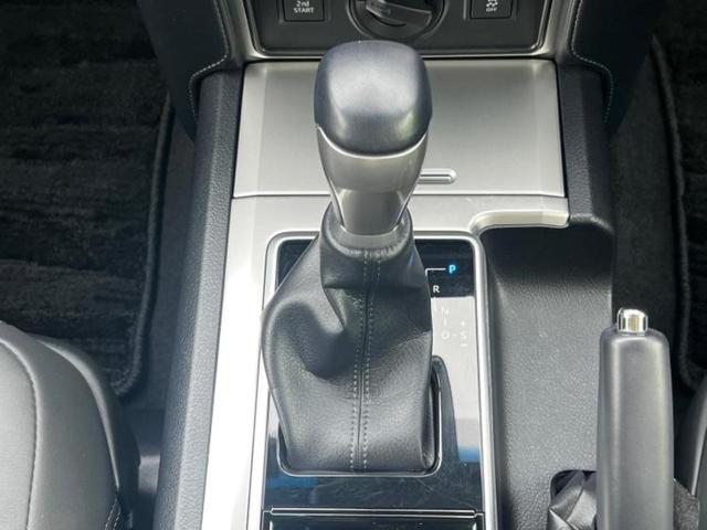 国産車から輸入車まで多様なお客様のニーズのお応えできるように、全国規模で豊富な在庫展開!車のことならWECARSへ!