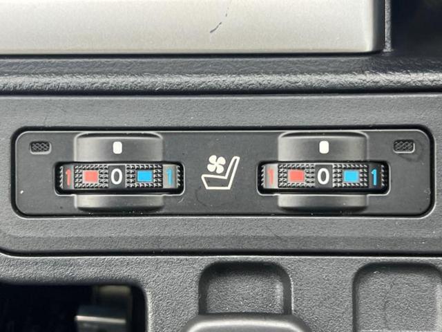 WECARSでは各商談席に大型モニターをご用意しております!見やすい大画面でゆったりと全国の在庫をご覧いただけます!是非ご来店お待ちしております!