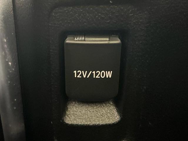 WECARSの展示場では実際に見て、触ってお車をお選びいただけます!知識の豊富な営業スタッフが様々なカーライフをご提案いたします!