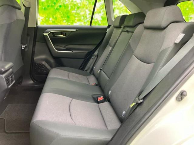 ＷＥＣＡＲＳでは各商談席に大型モニターをご用意しております！見やすい大画面でゆったりと全国の在庫をご覧いただけます！是非ご来店お待ちしております！