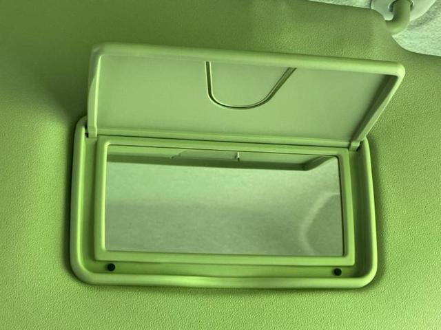 ＷＥＣＡＲＳでは各商談席に大型モニターをご用意しております！見やすい大画面でゆったりと全国の在庫をご覧いただけます！是非ご来店お待ちしております！