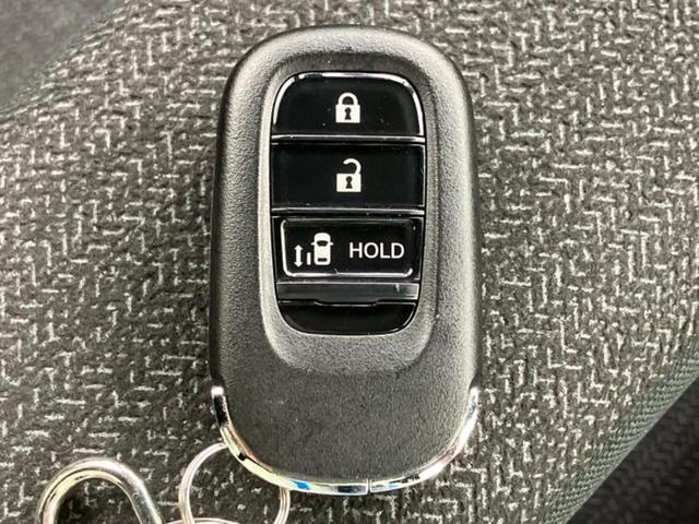 ＷＥＣＡＲＳでは各商談席に大型モニターをご用意しております！見やすい大画面でゆったりと全国の在庫をご覧いただけます！是非ご来店お待ちしております！