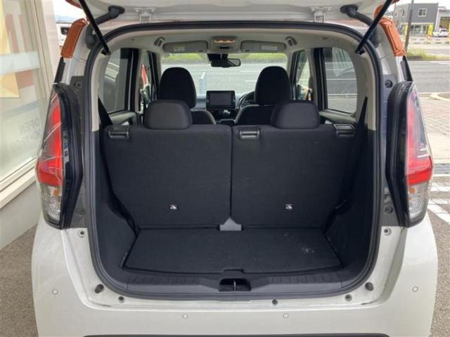 ＷＥＣＡＲＳでは各商談席に大型モニターをご用意しております！見やすい大画面でゆったりと全国の在庫をご覧いただけます！是非ご来店お待ちしております！