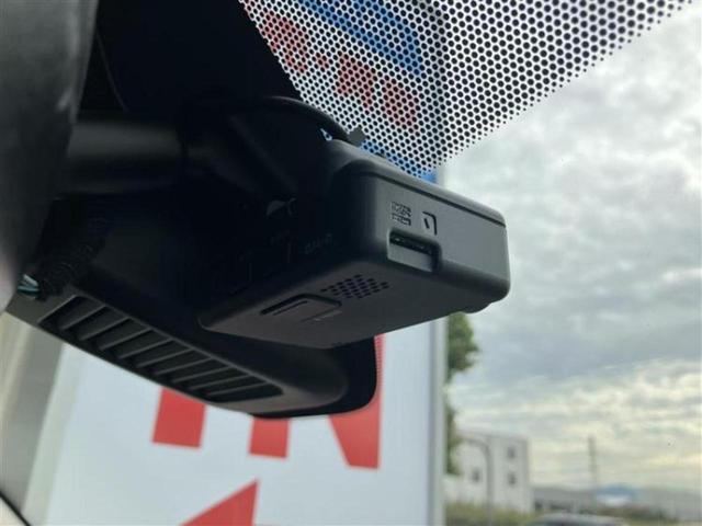 国産車から輸入車まで多様なお客様のニーズのお応えできるように、全国規模で豊富な在庫展開！車のことならＷＥＣＡＲＳへ！