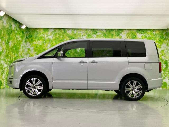 デリカＤ：５ ４ＷＤ　Ｐ　新品タイヤ／保証書／社外　９インチ　ＳＤナビ／衝突安全装置／両側電動スライドドア／シートヒーター／全方位モニター／車線逸脱防止支援システム／電動バックドア／ヘッドランプ　ＬＥＤ　衝突被害軽減システム（2枚目）