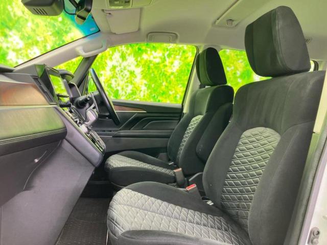 デリカＤ：５ ４ＷＤ　Ｐ　新品タイヤ／保証書／社外　９インチ　ＳＤナビ／衝突安全装置／両側電動スライドドア／シートヒーター／全方位モニター／車線逸脱防止支援システム／電動バックドア／ヘッドランプ　ＬＥＤ　衝突被害軽減システム（7枚目）