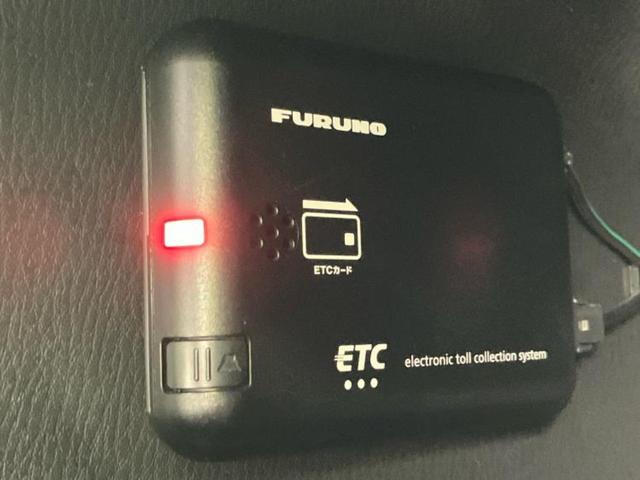 デリカＤ：５ ４ＷＤ　Ｐ　新品タイヤ／保証書／社外　９インチ　ＳＤナビ／衝突安全装置／両側電動スライドドア／シートヒーター／全方位モニター／車線逸脱防止支援システム／電動バックドア／ヘッドランプ　ＬＥＤ　衝突被害軽減システム（18枚目）