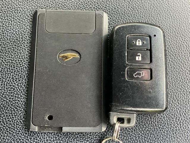 ＷＥＣＡＲＳでは各商談席に大型モニターをご用意しております！見やすい大画面でゆったりと全国の在庫をご覧いただけます！是非ご来店お待ちしております！