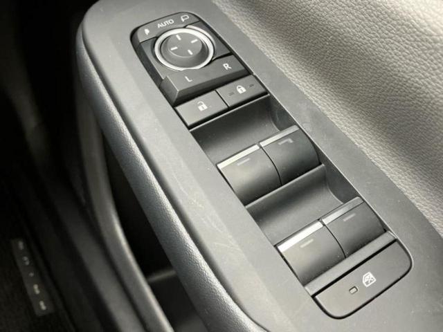 プリウス Ｚ　保証書／ディスプレイオーディオ＋ナビ１２．３インチ／トヨタセーフティセンス／エアーシート　前席／パノラミックビューモニター／車線逸脱防止支援システム／シート　合皮　衝突被害軽減システム　全周囲カメラ（25枚目）