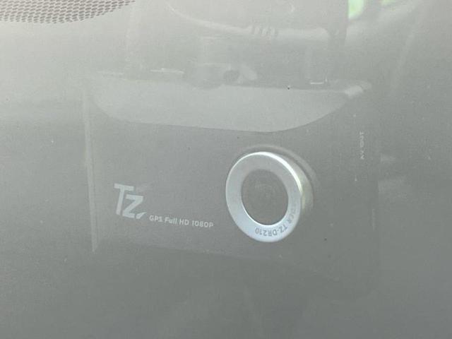 プリウス Ｚ　保証書／ディスプレイオーディオ＋ナビ１２．３インチ／トヨタセーフティセンス／エアーシート　前席／パノラミックビューモニター／車線逸脱防止支援システム／シート　合皮　衝突被害軽減システム　全周囲カメラ（34枚目）