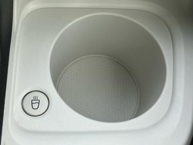 ＷＥＣＡＲＳでは各商談席に大型モニターをご用意しております！見やすい大画面でゆったりと全国の在庫をご覧いただけます！是非ご来店お待ちしております！