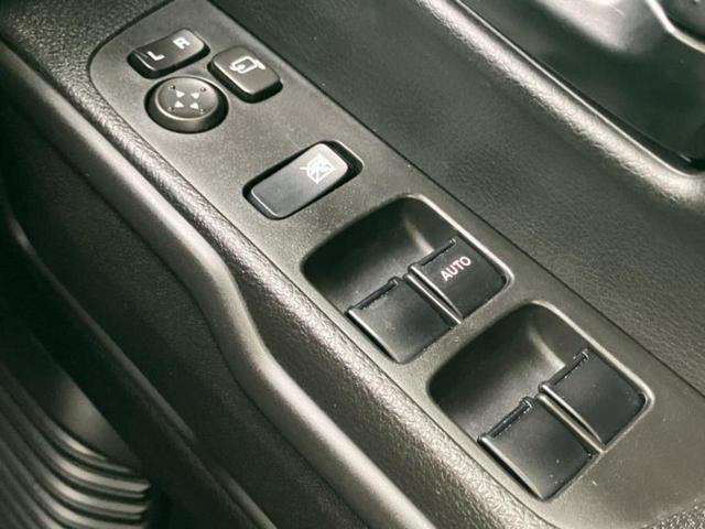 ＷＥＣＡＲＳの展示場では実際に見て、触ってお車をお選びいただけます！知識の豊富な営業スタッフが様々なカーライフをご提案いたします！