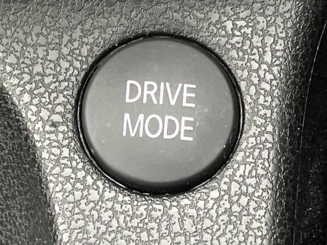 ＷＥＣＡＲＳでは各商談席に大型モニターをご用意しております！見やすい大画面でゆったりと全国の在庫をご覧いただけます！是非ご来店お待ちしております！