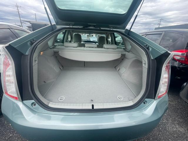 プリウス 　禁煙車，油電混合，エコカー減税対象車，スマートキー，キーレスエントリー，ＬＥＤヘッドランプ，Ｂｌｕｅｔｏｏｔｈ接続，（13枚目）