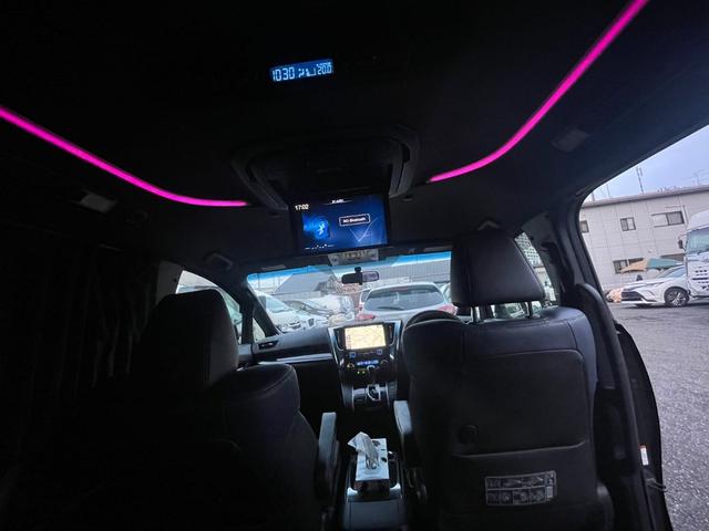 アルファード パワーステアリング,運転席エアバッグ,助手席エアバッグ,ABS,ETC,TV,キーレスエントリー,禁煙車,記録簿,電動リアゲート,左右電動ドア、ハーフレザーシート、Bluetooth接続(9枚目)