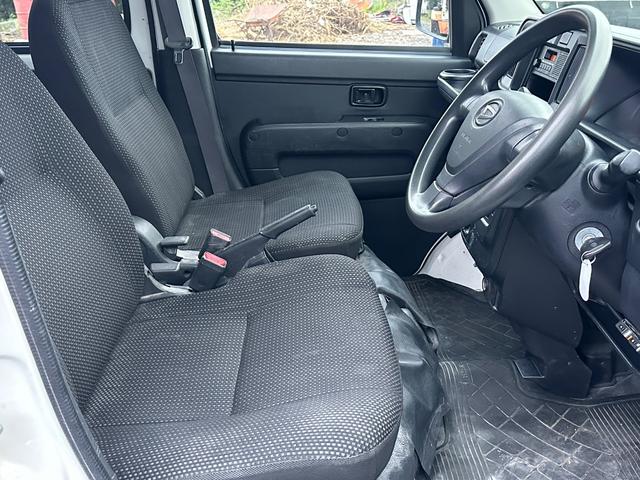 ハイゼットカーゴ ＤＸ　ＳＡＩＩＩ　カーゴ６６０デラックスＳＡＩＩＩ　ハイルーフ　４ＷＤ　ワンオーナー　ＥＴＣ（12枚目）