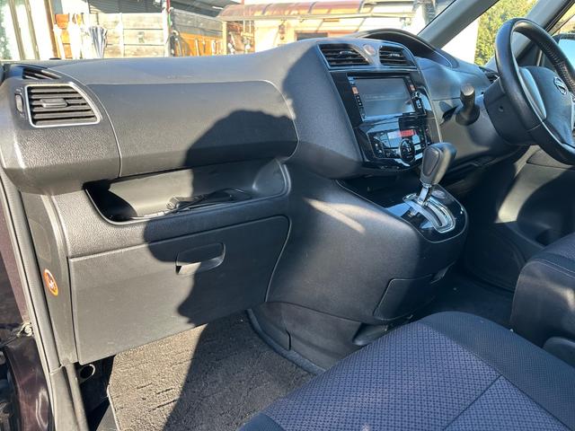 セレナ 　２．０ＨスターＨＹＢＲＩＤＡシャンテ助手席スライドＳ（13枚目）