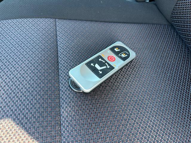 セレナ 　２．０ＨスターＨＹＢＲＩＤＡシャンテ助手席スライドＳ（14枚目）