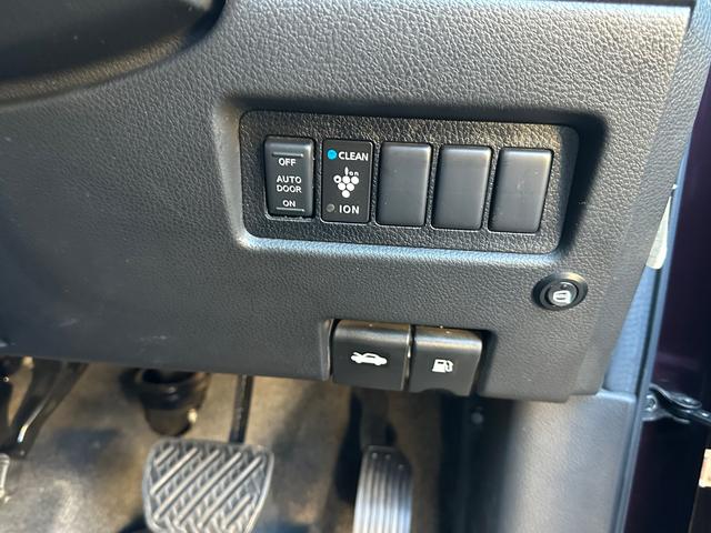 セレナ ハイウェイスター　Ｖセレクション　ＥＴＣ　ナビ　バックカメラ　両側パワースライドドア　フリップダウンモニター　後席モニター（17枚目）