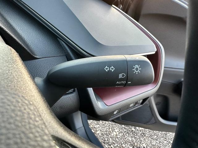 プリウス Z 全周囲カメラ シートヒーター ETC 電動トランク ステアリングヒーター クルーズコントロール(18枚目)