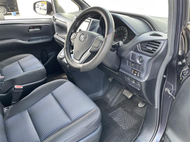 ノア Ｓｉ　★ディーラーｏｐ８インチナビ【ＮＳＺＴ－Ｙ６４Ｔ】（Ｂｌｕｅｔｏｏｔｈ／フルセグＴＶ／ＣＤ／ＤＶＤ／ＡＭ／ＦＭ）★純正１１インチフリップダウンモニター【Ｖ１１Ｔ－Ｒ６２Ｃ】★バックカメラ★（27枚目）