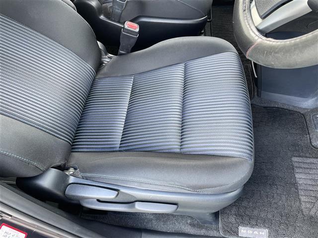 ノア Ｓｉ　★ディーラーｏｐ８インチナビ【ＮＳＺＴ－Ｙ６４Ｔ】（Ｂｌｕｅｔｏｏｔｈ／フルセグＴＶ／ＣＤ／ＤＶＤ／ＡＭ／ＦＭ）★純正１１インチフリップダウンモニター【Ｖ１１Ｔ－Ｒ６２Ｃ】★バックカメラ★（29枚目）