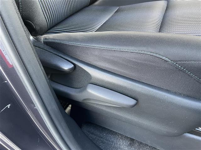 ノア Ｓｉ　★ディーラーｏｐ８インチナビ【ＮＳＺＴ－Ｙ６４Ｔ】（Ｂｌｕｅｔｏｏｔｈ／フルセグＴＶ／ＣＤ／ＤＶＤ／ＡＭ／ＦＭ）★純正１１インチフリップダウンモニター【Ｖ１１Ｔ－Ｒ６２Ｃ】★バックカメラ★（38枚目）