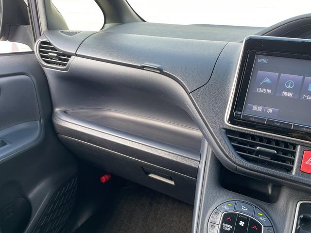 ノア Ｓｉ　★ディーラーｏｐ８インチナビ【ＮＳＺＴ－Ｙ６４Ｔ】（Ｂｌｕｅｔｏｏｔｈ／フルセグＴＶ／ＣＤ／ＤＶＤ／ＡＭ／ＦＭ）★純正１１インチフリップダウンモニター【Ｖ１１Ｔ－Ｒ６２Ｃ】★バックカメラ★（44枚目）