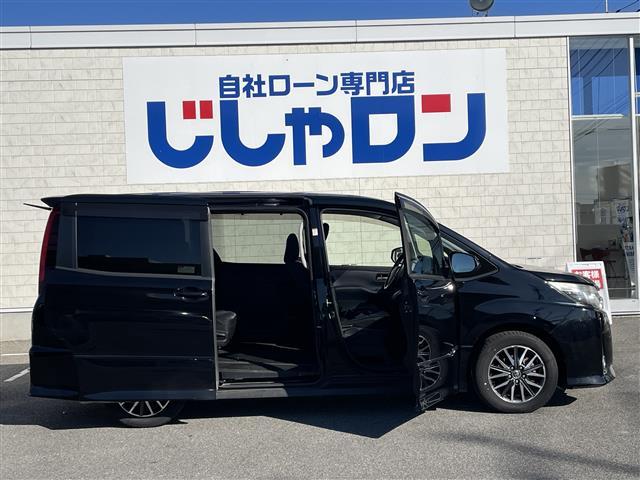 ノア Ｓｉ　禁煙車　２０２ブラック　７人乗り　フリップダウンモニター　　両側電動スライドドア　純正ナビ　ＴＶ　ＢＴオーディオ　ＤＶＤ　ＣＤ　バックカメラ　ビルトインＥＴＣ（6枚目）