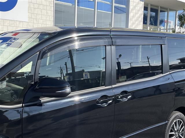 ノア Ｓｉ　禁煙車　２０２ブラック　７人乗り　フリップダウンモニター　　両側電動スライドドア　純正ナビ　ＴＶ　ＢＴオーディオ　ＤＶＤ　ＣＤ　バックカメラ　ビルトインＥＴＣ（19枚目）