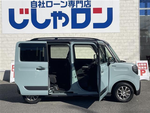 スペーシアギア ハイブリッドＸＺ　禁煙車　８型楽ナビ　ＴＶ　ＢＴオーディオ　ＤＶＤ　ＣＤ　バックカメラ　ビルトインＥＴＣ　両側電動スライド（12枚目）