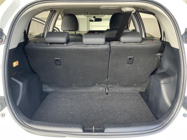 アクア Ｇ　Ｇ’ｓ　禁煙車　ライムホワイトパール　専用フロントバンパー　専用ＬＥＤライト　専用シート　専用１７インチアルミ　純正ナビ　ＴＶ　ＢＴオーディオ　ＤＶＤ　ＣＤ　バックカメラ　ビルトインＥＴＣ（30枚目）
