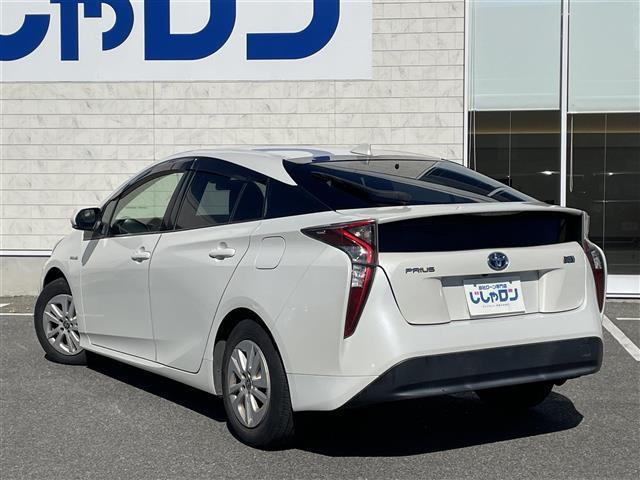 プリウス Ｓ　禁煙車　衝突軽減ブレーキ　　ＬＥＤ　ナビ　ワンセグＴＶ　　ＢＴオーディオ　ＣＤ　バックカメラ　ビルトインＥＴＣ（4枚目）