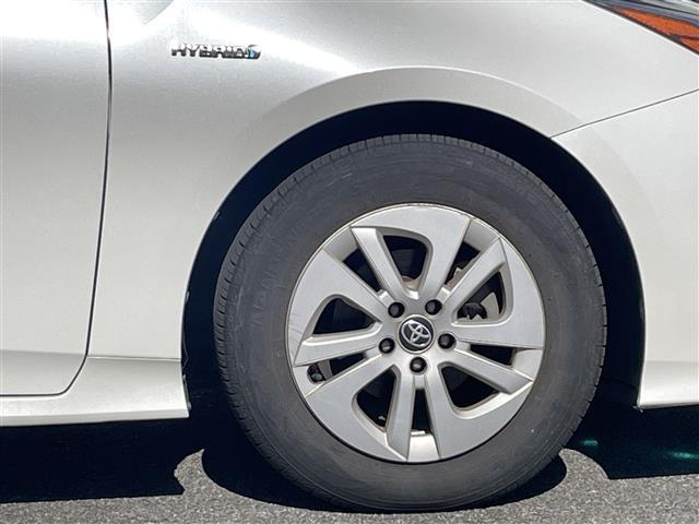 プリウス Ｓ　禁煙車　衝突軽減ブレーキ　　ＬＥＤ　ナビ　ワンセグＴＶ　　ＢＴオーディオ　ＣＤ　バックカメラ　ビルトインＥＴＣ（10枚目）