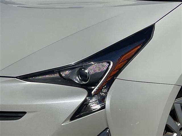 プリウス Ｓ　禁煙車　衝突軽減ブレーキ　　ＬＥＤ　ナビ　ワンセグＴＶ　　ＢＴオーディオ　ＣＤ　バックカメラ　ビルトインＥＴＣ（16枚目）