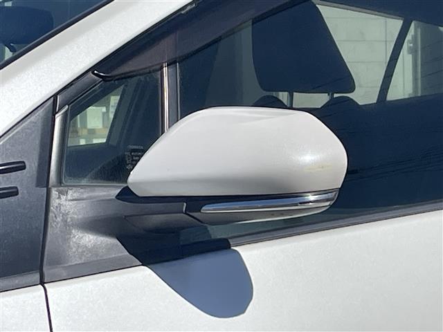 プリウス Ｓ　禁煙車　衝突軽減ブレーキ　　ＬＥＤ　ナビ　ワンセグＴＶ　　ＢＴオーディオ　ＣＤ　バックカメラ　ビルトインＥＴＣ（18枚目）