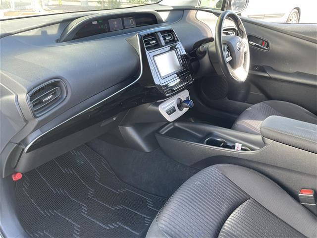 プリウス Ｓ　禁煙車　衝突軽減ブレーキ　　ＬＥＤ　ナビ　ワンセグＴＶ　　ＢＴオーディオ　ＣＤ　バックカメラ　ビルトインＥＴＣ（26枚目）