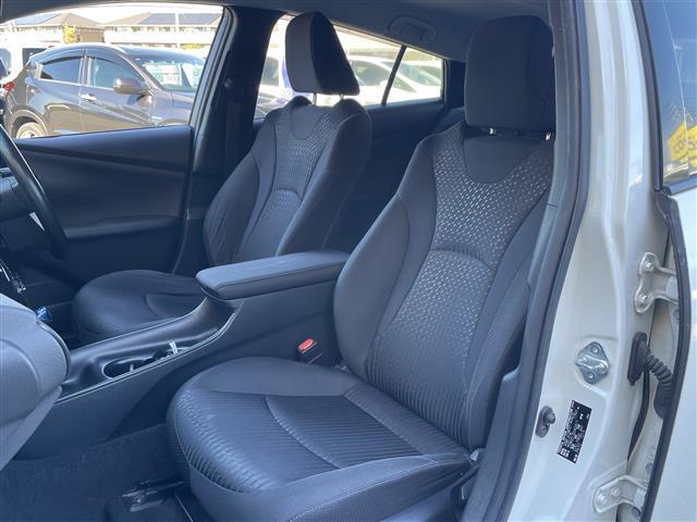 プリウス Ｓ　禁煙車　衝突軽減ブレーキ　　ＬＥＤ　ナビ　ワンセグＴＶ　　ＢＴオーディオ　ＣＤ　バックカメラ　ビルトインＥＴＣ（27枚目）