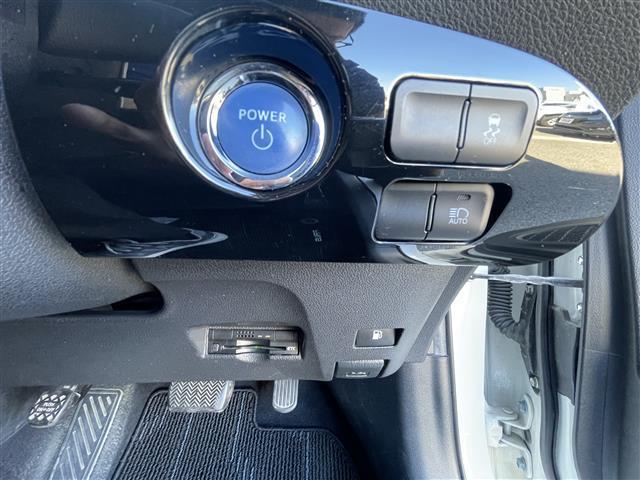 プリウス Ｓ　禁煙車　衝突軽減ブレーキ　　ＬＥＤ　ナビ　ワンセグＴＶ　　ＢＴオーディオ　ＣＤ　バックカメラ　ビルトインＥＴＣ（35枚目）