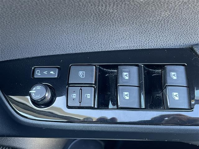 プリウス Ｓ　禁煙車　衝突軽減ブレーキ　　ＬＥＤ　ナビ　ワンセグＴＶ　　ＢＴオーディオ　ＣＤ　バックカメラ　ビルトインＥＴＣ（41枚目）