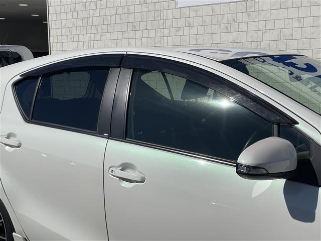 アクア Ｇ　Ｇ’ｓ　禁煙車　ライムホワイトパール　専用フロントバンパー　専用ＬＥＤライト　専用シート　専用１７インチアルミ（10枚目）